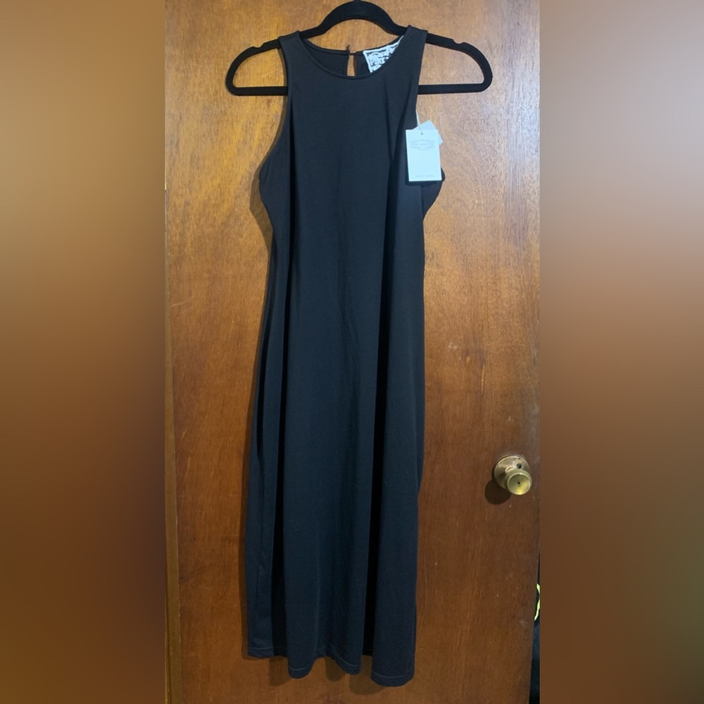 ⭐️NEW⭐️Elegant Black Sleeveless Dress- Dress up or down, side slit •Small